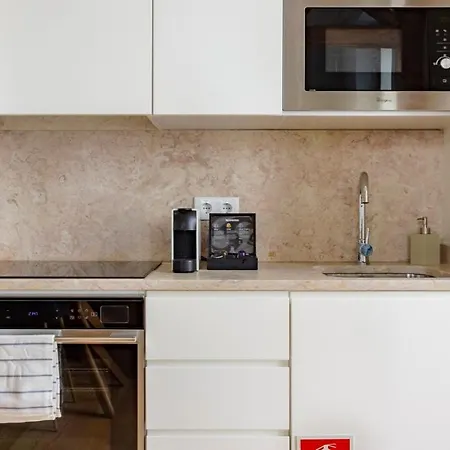 Plum Guide - Blue Creek Apartment *